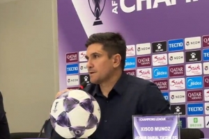 柔佛主帅盛赞球员：为迎战蓉城全队拼尽全力，赛场之上尽显无畏精神。