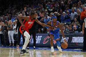 近十年揭幕战回顾：詹姆斯领衔球队屡次登场 两场鏖战鏖战至加时