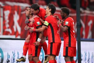 《东方体育日报》：海港亚冠首发仅四名联赛主力，中超球队征战亚冠心有余而力不足。