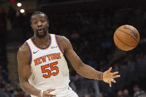 迈克-布朗：胡克波尔蒂的运动能力非常突出，他擅长用小勾手完成终结，这一技术很出色。