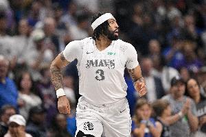 安东尼·戴维斯：我们今天过于依赖单打，这种打法无法赢球，必须加强传导球来创造机会。