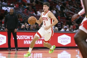 专家点评：曾看好谢泼德能复制马克-普雷斯的成功模式，但其在防守端屡遭对手重点针对的问题日益凸显。