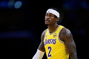 范德比尔特谈下半场首发：应更早登场热身，这很重要。