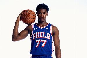 埃奇库姆首秀轰下34分7板3助1断，挑战最佳新秀成热门，获此殊荣概率达15%