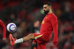 斯洛特就萨拉赫替补发表看法：做出这一决定实属不易，每次挑选首发阵容都令我倍感艰难。