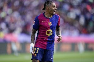 《每体》：拉菲尼亚携家人朋友现身诺坎普施工现场参观