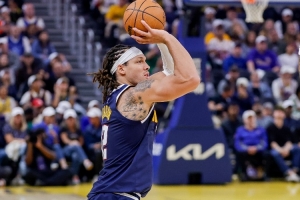 戈登17次出手命中17球，他坦言每次投篮都感觉能进，并称后仰跳投仍需加强针对性训练。