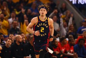 科尔表示，波杰姆斯基尚未适应比赛节奏，考虑到赛季漫长，他需要时间来逐步调整。