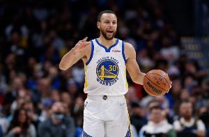 库里谈背靠背及4天3战：我们赢下与掘金的硬仗，今晚也拼尽全力