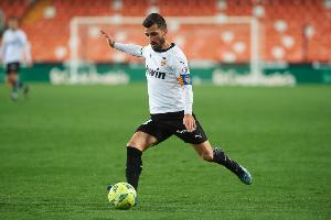 瓦伦西亚队长加亚因对球队战绩不满，遭遇了主场球迷的嘘声。