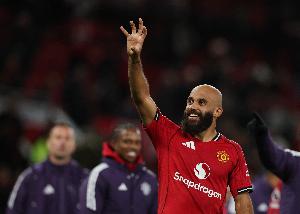 豪取三连胜！媒体：阿莫林的343阵型再无质疑，曼联进攻愈发直接。