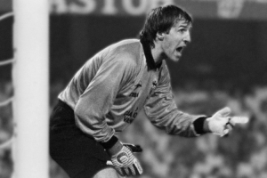 瓦伦西亚传奇门将奥乔托雷纳逝世，享年64岁。