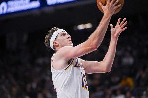 里夫斯凭借个人能力几乎独力带队取胜，在卢卡缺席期间，他肩上的压力不小。