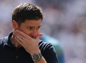 阿隆索执教皇马首次国家德比即取胜，成为16年来首位达成此成就的主教练。