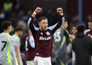 卡什确认续约达成协议：渴望继续为维拉效力并贡献关键进球。