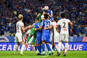 李璇点评中超争冠形势：申花实力尚有差距，国安恐染“国足顽疾”。