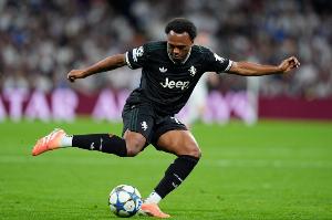 记者：奥蓬达的买断条款与球队保级或个人出场次数无直接关联，其触发条件取决于尤文图斯最终能否进入联赛前十名。