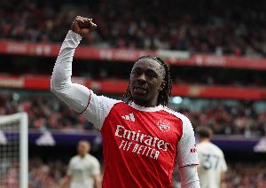 埃泽：水晶宫是极其难缠的对手，进球后的心情有些复杂。