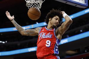 纳斯：本场堪称乌布雷在76人的代表作之一，他自比赛伊始便表现出色。