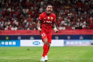 鲁媒评中超冠军归属：本赛季冠军争夺战必将白热化，最终捧杯者需兼具实力与运气。