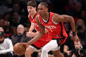 火箭迎来赛季首胜，费城保持全胜战绩，文班亚马与勇士队合练，马卡宁刷新纪录。