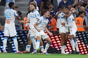 罗滕就帕瓦尔向球迷道歉一事发表看法：他对此感到不解，认为这完全是公关手段。