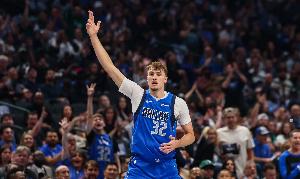 弗拉格：我的左肩问题不大，若想成功，就得咬牙坚持带伤作战。