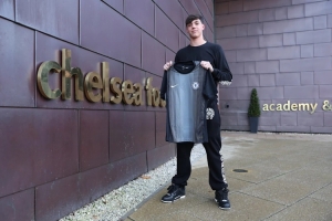 官方宣布：17岁门将伯纳尔与切尔西签署职业合同，他曾代表英格兰U18出战。