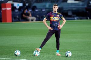 巴萨外租门将佩尼亚：昔日效力于老东家，多年老队友如今成对手。