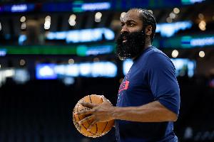 全队30投仅82中！哈登直言失利原因：投篮不准，就是这么简单。