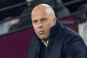 邮报指出，联赛杯本应为利物浦注入强心剂，然而斯洛特的重大战略误判却违背了俱乐部在杯赛上的传统。