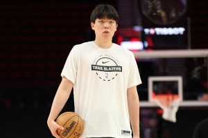 媒体人点评：瀚森的出场时间虽不多，但其对抗能力正逐步增强，可见场下训练已初见成效。