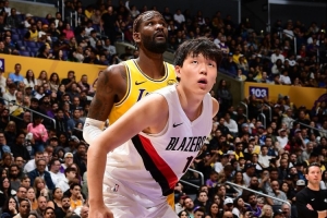 刘维伟回应球迷关切：杨瀚森晚餐正常，食量不大。