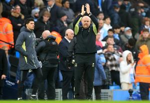 戴奇：我无意质疑阿莫林的人品，但“点击量的诱饵”毁掉了一切。