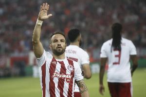 希腊联赛战力再升级！41岁瓦尔布埃纳：3场之后，职业生涯将迎来800场里程碑！