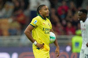 据《米兰体育报》报道，莱奥目前身体状态仍未恢复，恩昆库或将与奇克在对阵罗马的比赛中一同首发登场。