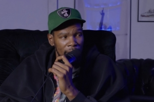 KD：去月球？得看宇宙飞船大小，听说里面空间特别小。