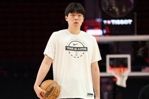 小杨被安排未登场，业内人士建议：应抓紧时间训练，充分利用这两年的机会提升自己。