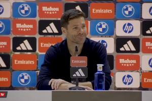 阿隆索解释赛前未在安菲尔德训练原因：为躲避200台摄像机镜头。