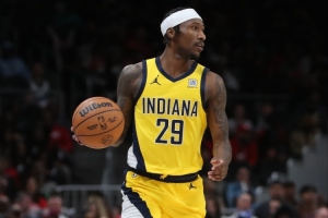 昆顿-杰克逊：我非常敬佩库里，接受防守他的挑战并自我感觉表现尚可。