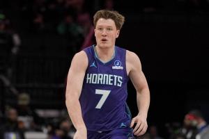 克尼佩尔坦言过去两场比赛在三分出手上有些过于执着，希望能重新找回突破的节奏。