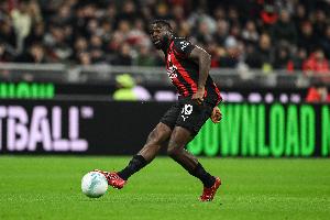 福法纳表现难言出色：错失两次绝佳机会+送任意球导致丢点，11次对抗仅3次成功，评分仅5.8。