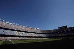 据《每体》报道，巴塞罗那俱乐部将于本周五在诺坎普球场进行公开训练，目前门票销售量已达12000张。