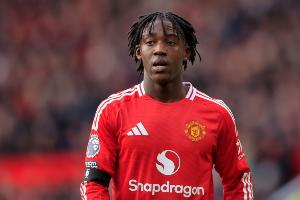 据瑞天空报道，那不勒斯计划在冬季转会窗先租后买的方式引进梅努，球员本人也愿意在孔蒂的麾下效力。