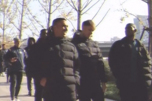 为适应北京的寒冷气候，大埔队于昨日抵达后，今晨仍坚持进行了晨练。