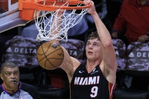 斯波：让拉松先发能提升阵容活力，适时调整首发可展现球队全面性。