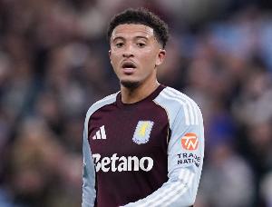 英媒报道，曼联方面倾向于止损，已计划在明年夏天允许桑乔以自由身离队，不会与其续约。