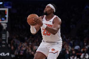 亚布塞莱谈近两场仅出战5分钟：无异议，队友表现出色且全队求胜欲强