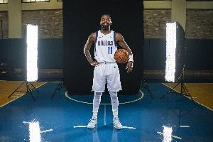 基德透露，欧文的恢复进展顺利，其精神和身体状况均表现出色，但目前尚未设定回归的具体时间表。