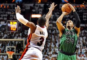 皮尔斯声称自己比韦德更强，并指出自己在巅峰时期没有像韦德那样拥有更多名人堂级别的队友。